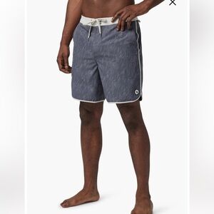 Vuori NEW Cruise Hybrid Board Shorts Size 32